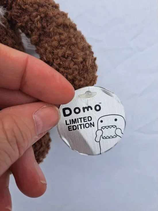 Domo Kun Limited Edition Plush Toy Santa Hat Holiday Collectible  2011 Brown - Picture 2 of 9